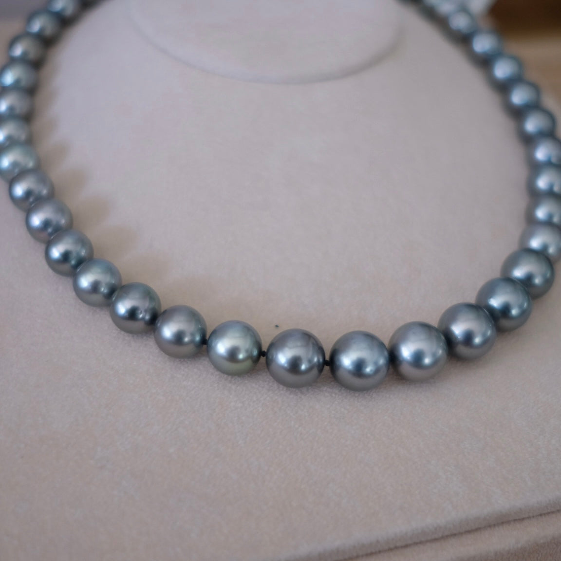 Tahitian Lagoon Necklace, 8-12.1mm, Pearl Necklace, GUILD Certificate