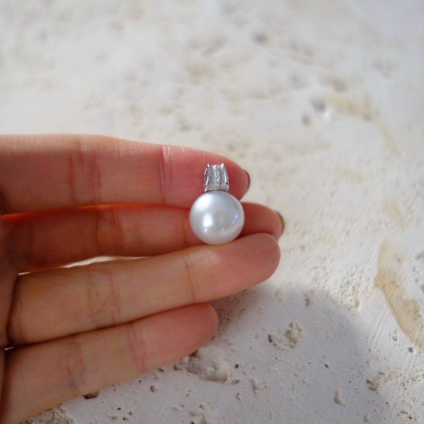 White South Sea Pearl Pendant, Round 13mm, AU750 Diamond 0.034ct