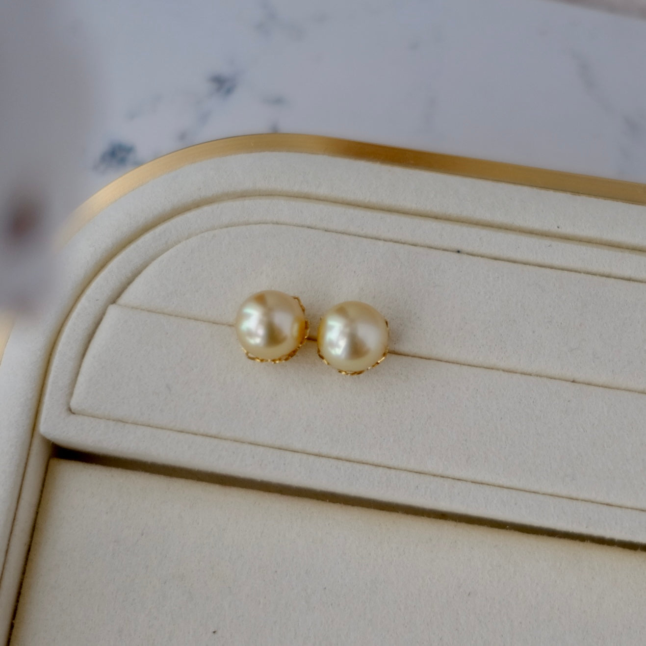 Golden South Sea Pearl, 18K Earrings, 11.3mm